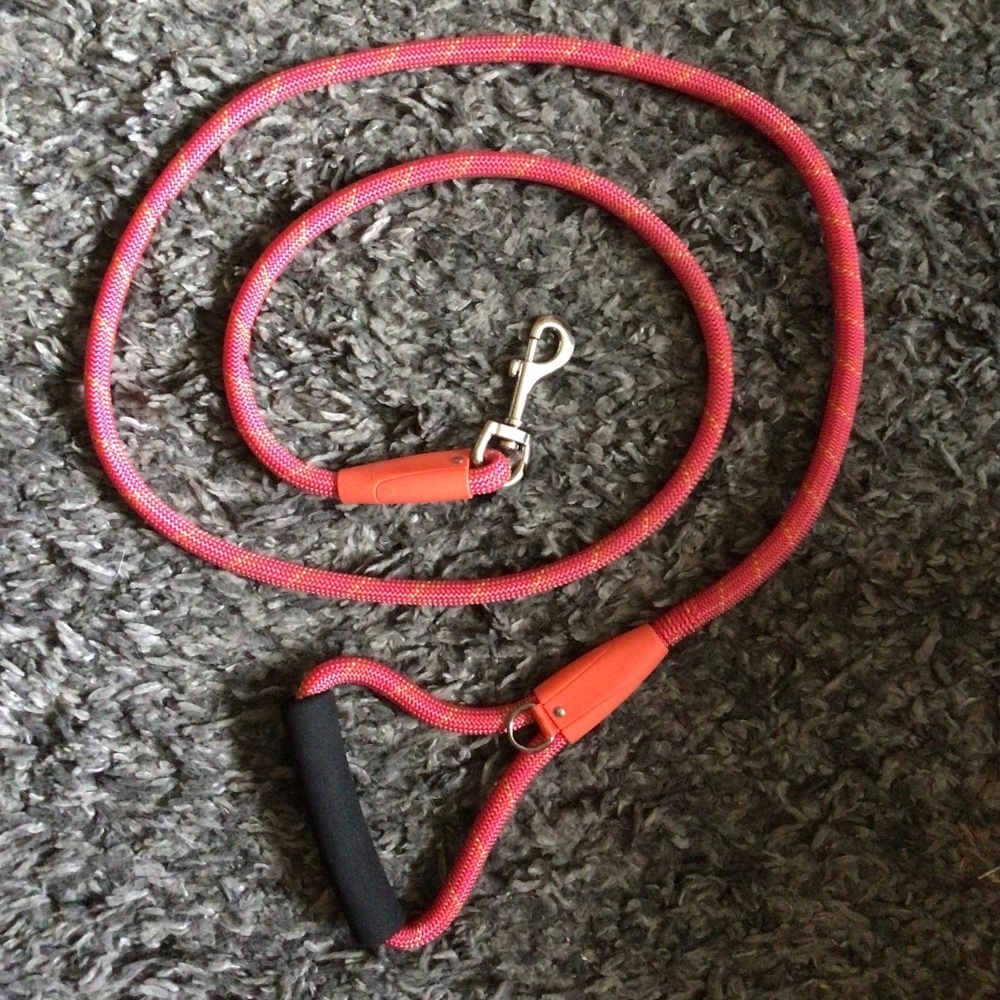 Pink heavy duty dog leash